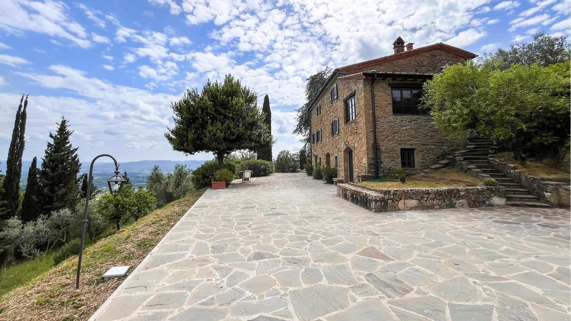 Holiday home 3 Bedroom Awesome Home In Loro Ciuffenna Italy