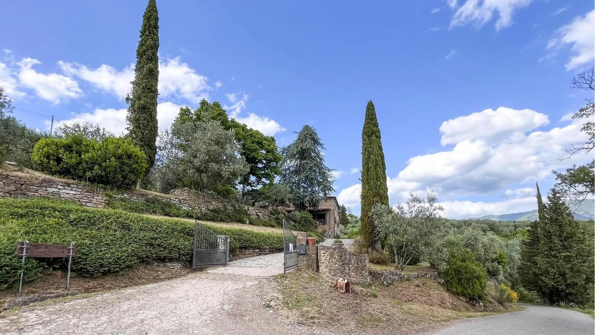 Holiday home 3 Bedroom Awesome Home In Loro Ciuffenna