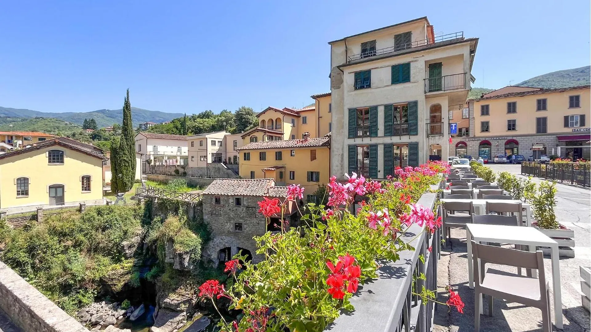 Holiday home 3 Bedroom Awesome Home In Loro Ciuffenna